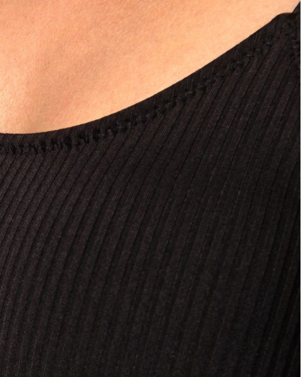 Купальный топ У девушки на отдыхе должно быть несколько купальников для разных целей. Одним из них м.. Купальный женский топ рубчик Черный 2XL - Женские купальные лифы от Maybel